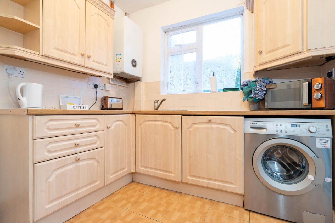 Large 4 Bedroom House - Top Rated - Off-Street Parking - Garden - Sleeps 9 - Contractors - Groups - Pool Table Northfield 外观 照片