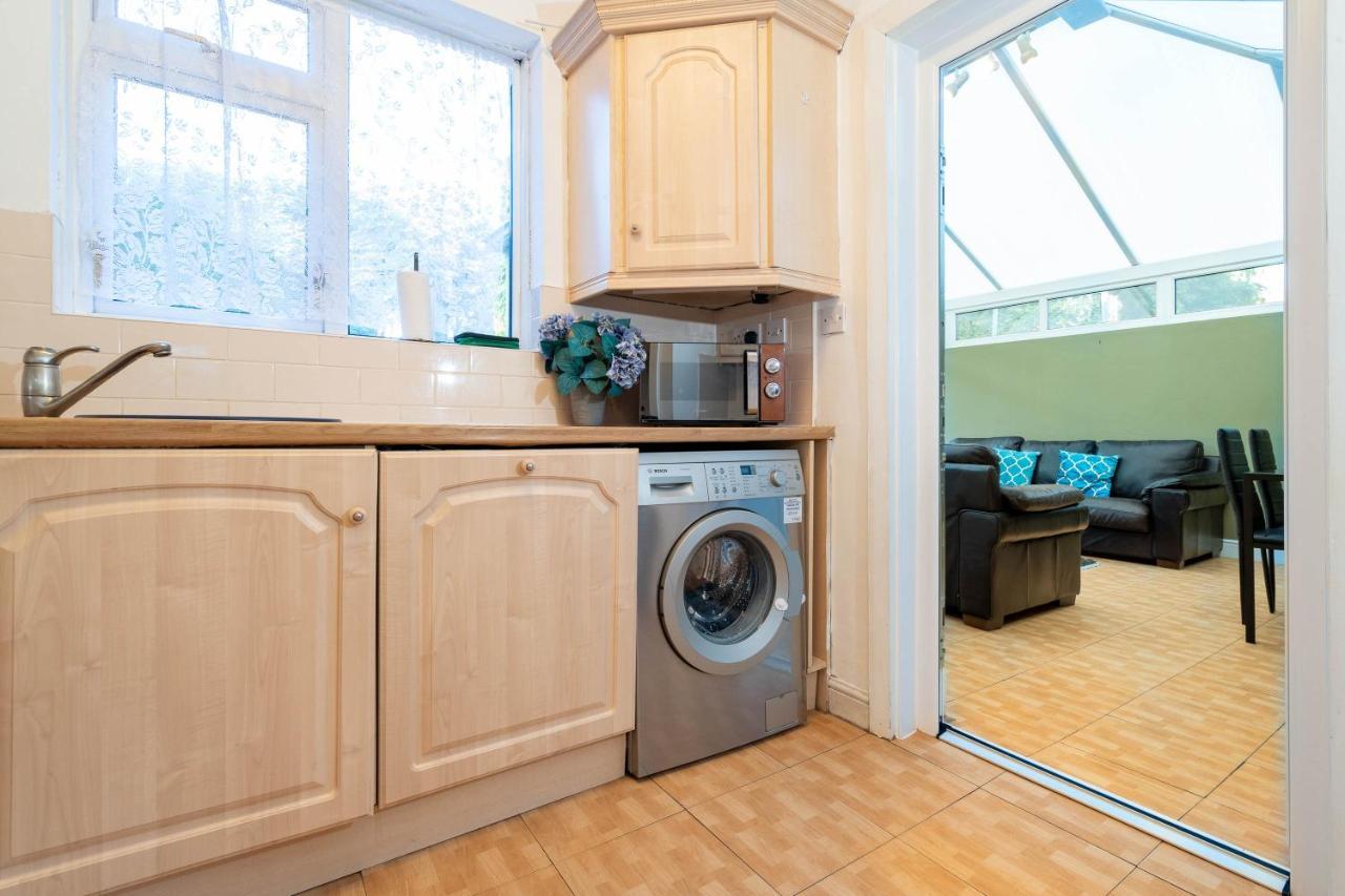 Large 4 Bedroom House - Top Rated - Off-Street Parking - Garden - Sleeps 9 - Contractors - Groups - Pool Table Northfield 外观 照片